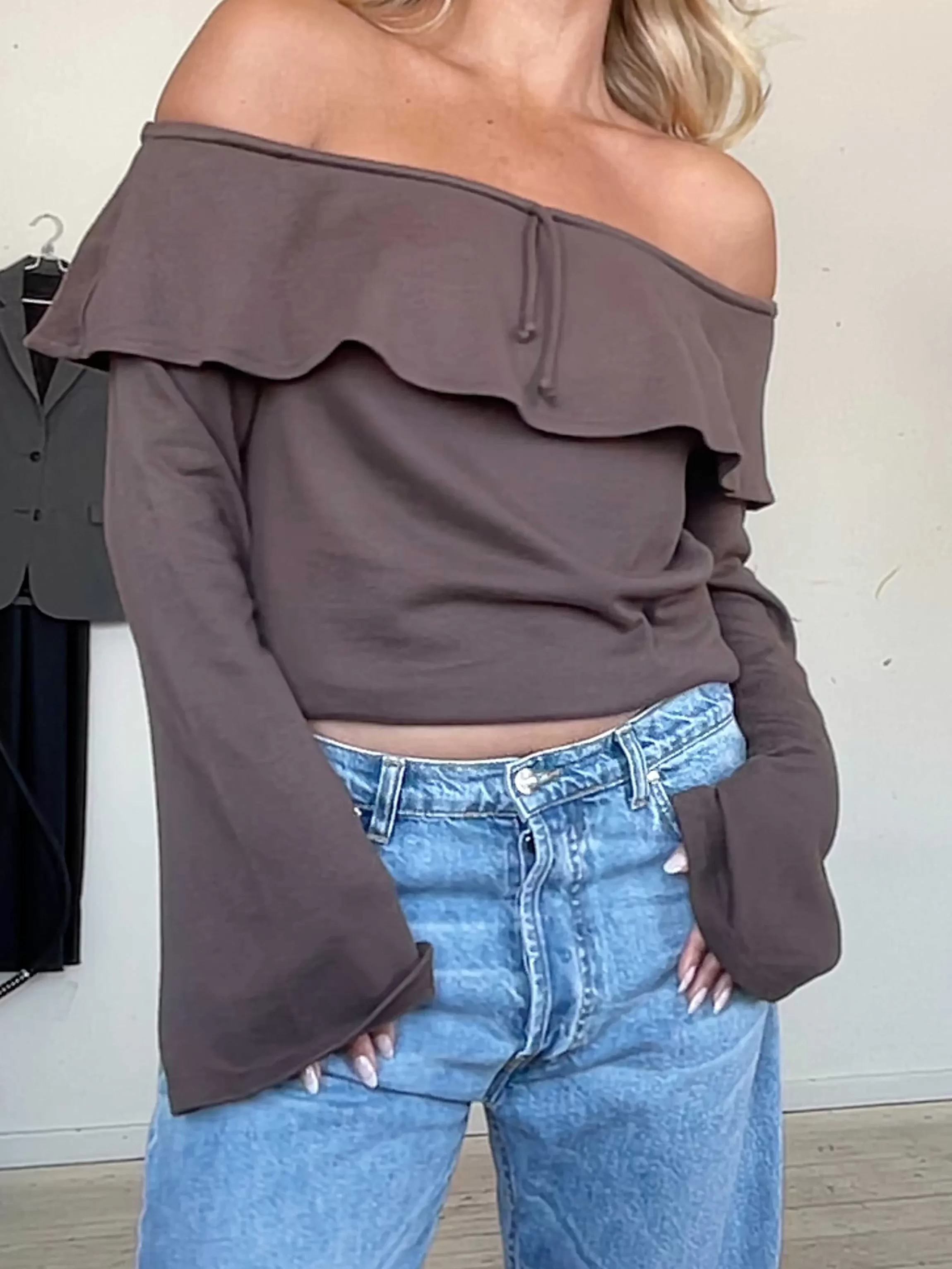 Tops*Djerf Avenue Morena Off Shoulder Top Brown